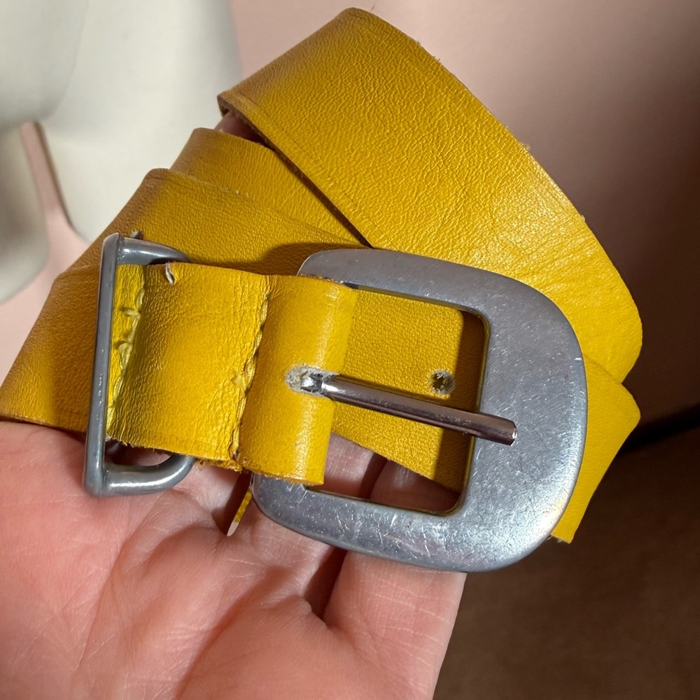 Vintage yellow leather mod minimalist brushed silver skinny belt southwestern